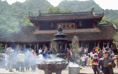Top 15 đền chùa linh thiêng nhất Việt Nam