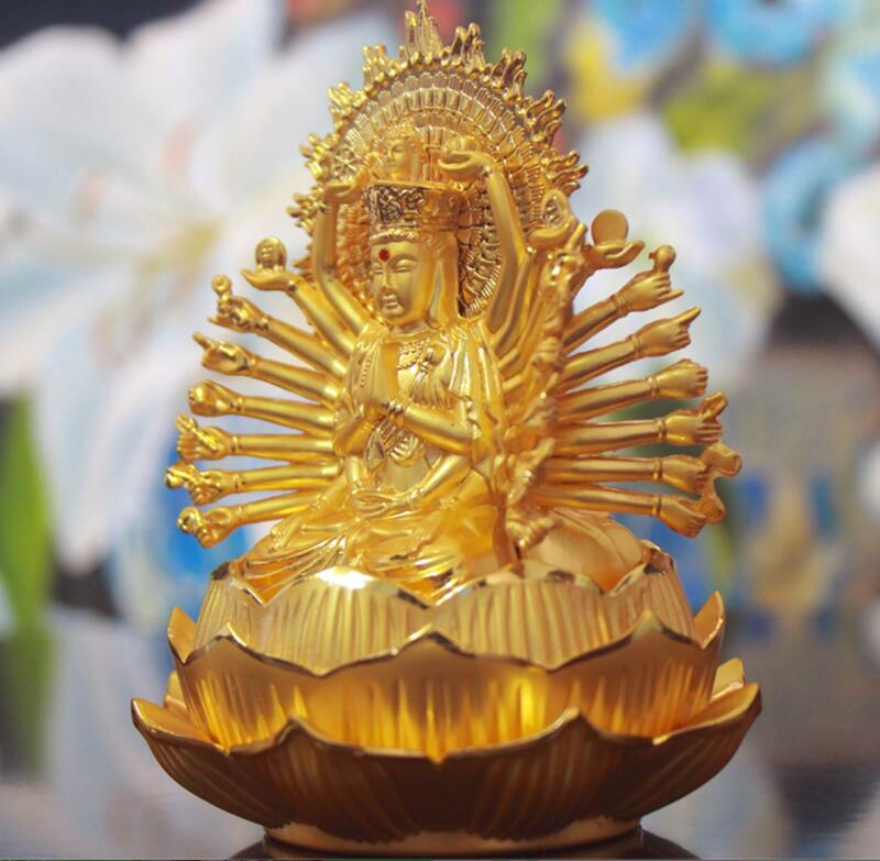 Góc chụp nghiêng của tượng Phật Thiên Thủ Thiên Nhãn