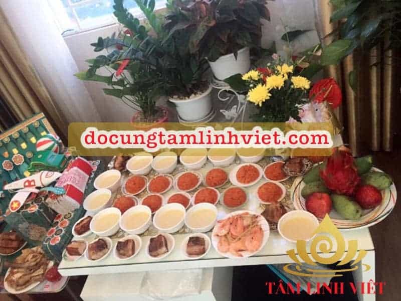 Chuẩn bị mâm đồ cúng đầy tháng tốt giúp bé mau ăn, chóng lớn, hạnh phúc hơn