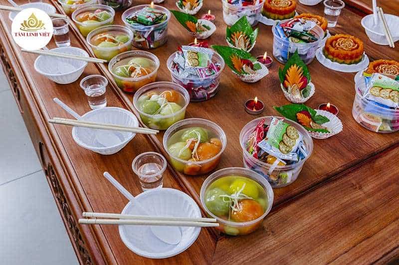 đầy tháng bé gái cơ bản