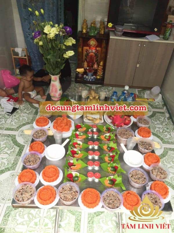 Mâm cúng thôi nôi cho bé trai theo phong tục miền Trung