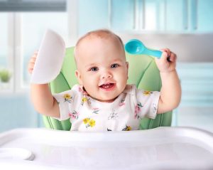 Phương pháp ăn dặm BLW đang được nhiều gia đình tìm hiểu