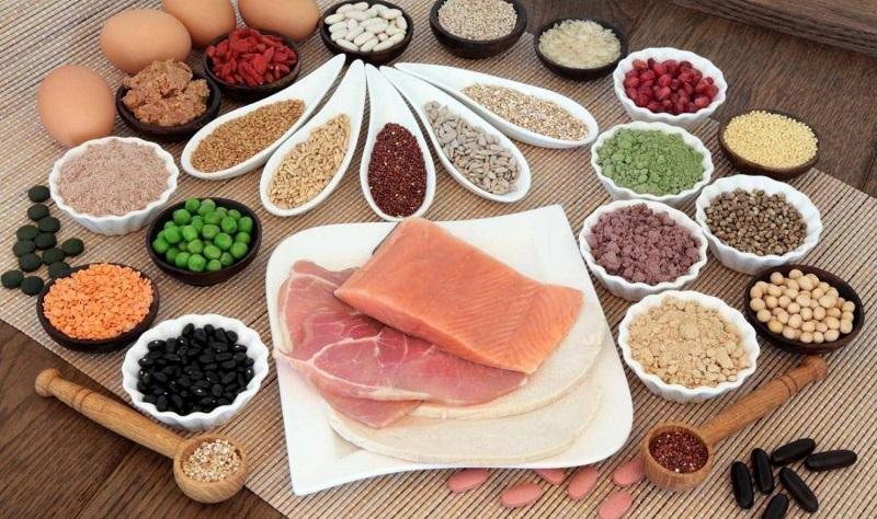 Chế độ ăn uống ảnh hưởng rất nhiều đến lượng sữa của mẹ