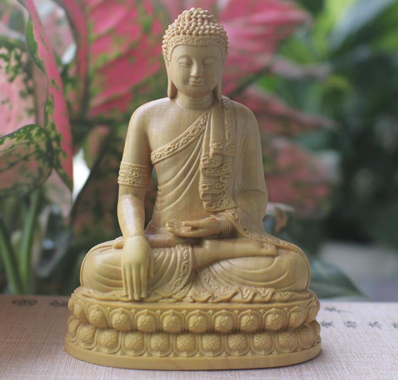 Tượng Phật Thích Ca Mâu Ni để xe ô tô bằng gỗ Hoàng Dương