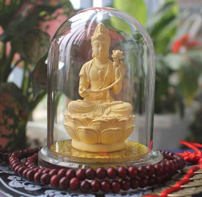 Tượng Đại Thế Chí Bồ Tát để xe hơi hợp tuổi Ngọ