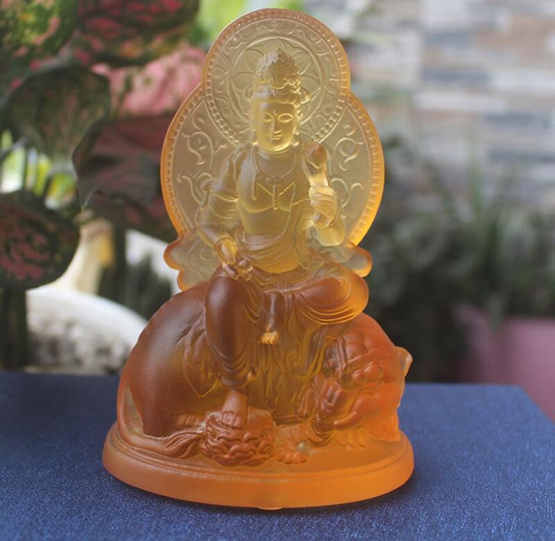 Tượng Phổ Hiền Bồ tát bằng lưu ly hợp người tuổi Thìn và tuổi Tỵ